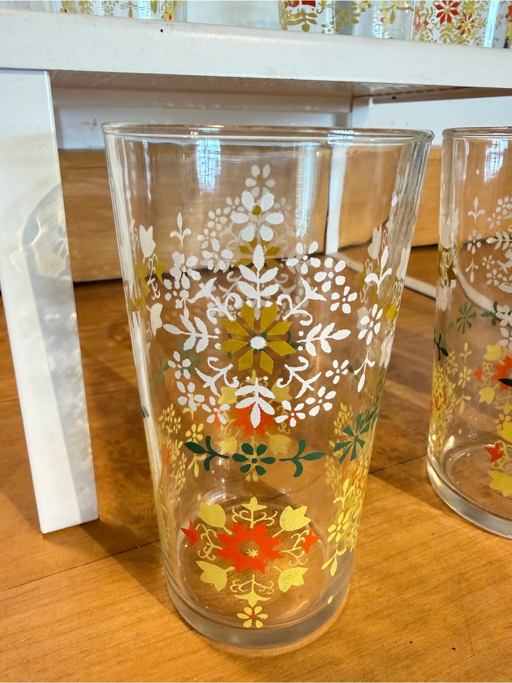 Vintage Floral Glass Tumbler Set - Yellow & Green Pattern (Set of 6) - Picture 3 of 6